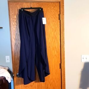 New with tags Afitne flowy casual pants in size xxl, blue